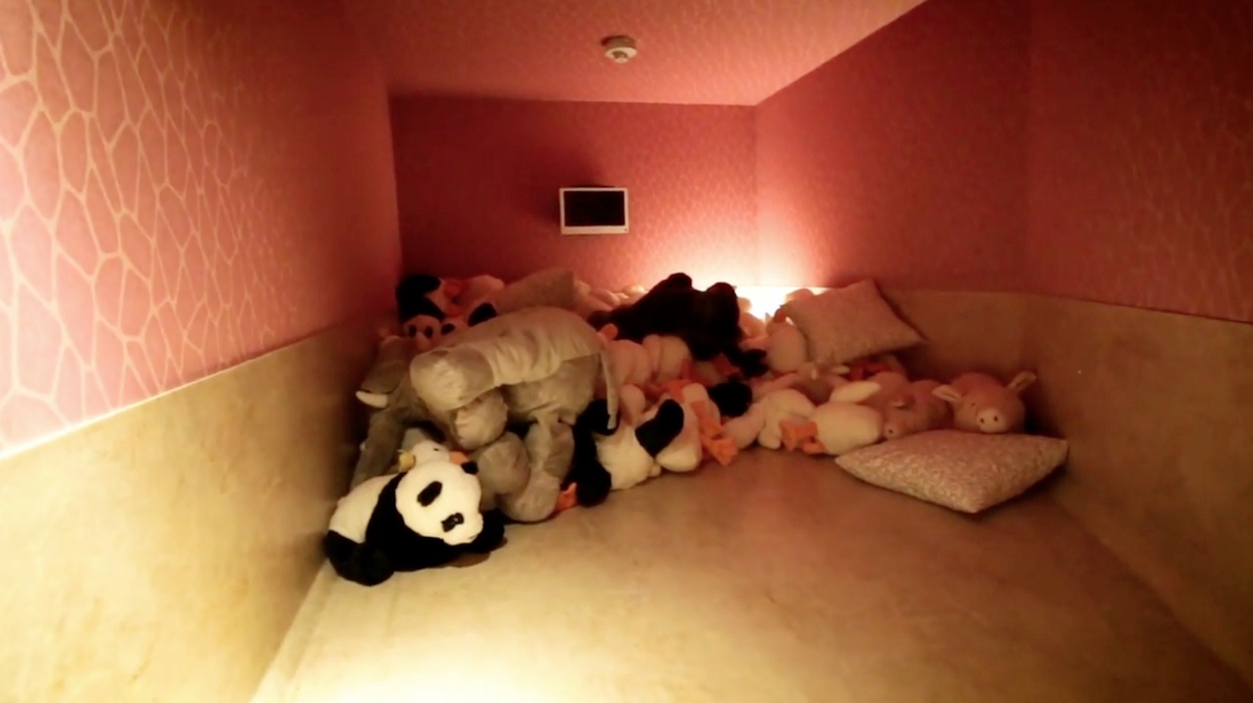 Go Behind The Closed Doors Of A Japanese Love Hotel | RTM - RightThisMinute