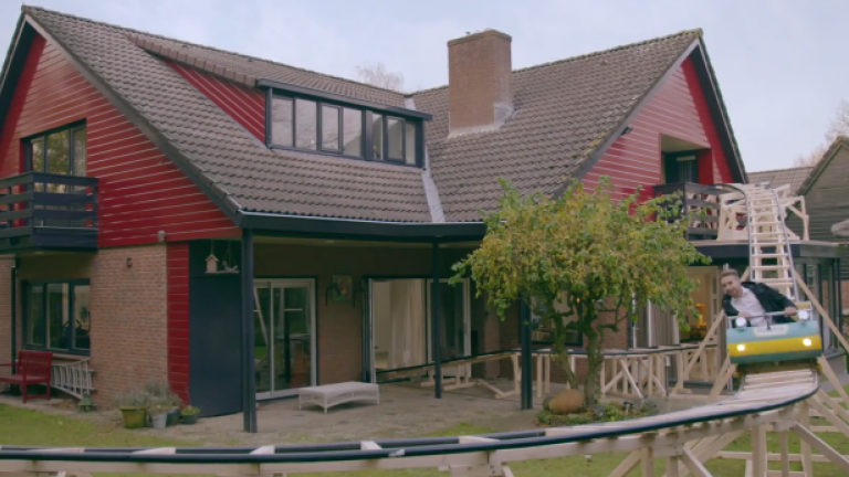 Rollercoaster Makes for a Clever Way to Show off a House!