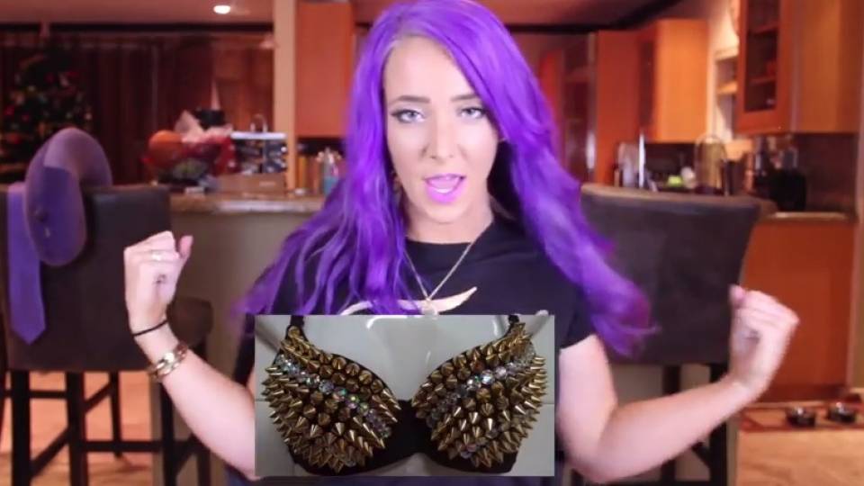 Jenna Marbles On What Your Bra And Other Personal Items Say About You Rtm Rightthisminute