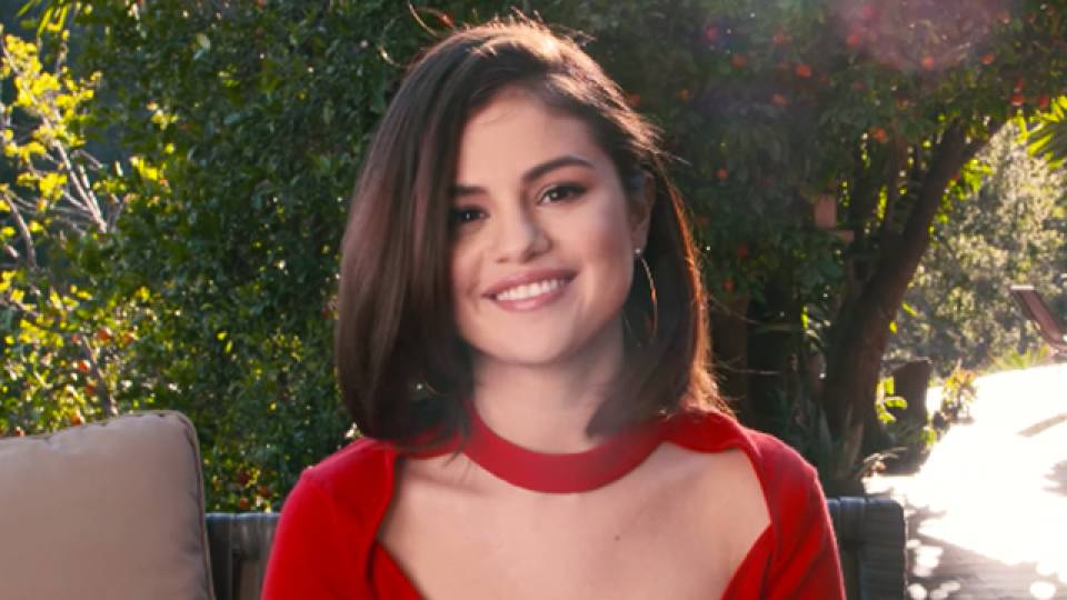 Selena Gomez Answers 73 Questions With Vogue Rtm Rightthisminute