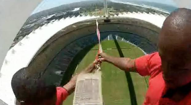 Swinging The World S Largest Rope Swing Rtm Rightthisminute
