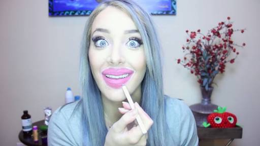 Jenna Marbles Explores the Perils of Fake Tanning | RTM - RightThisMinute
