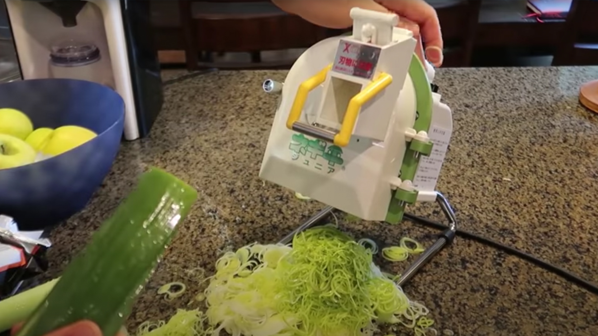 Crazy Russian Hacker Is Back To Review More Kitchen Gadgets RTM