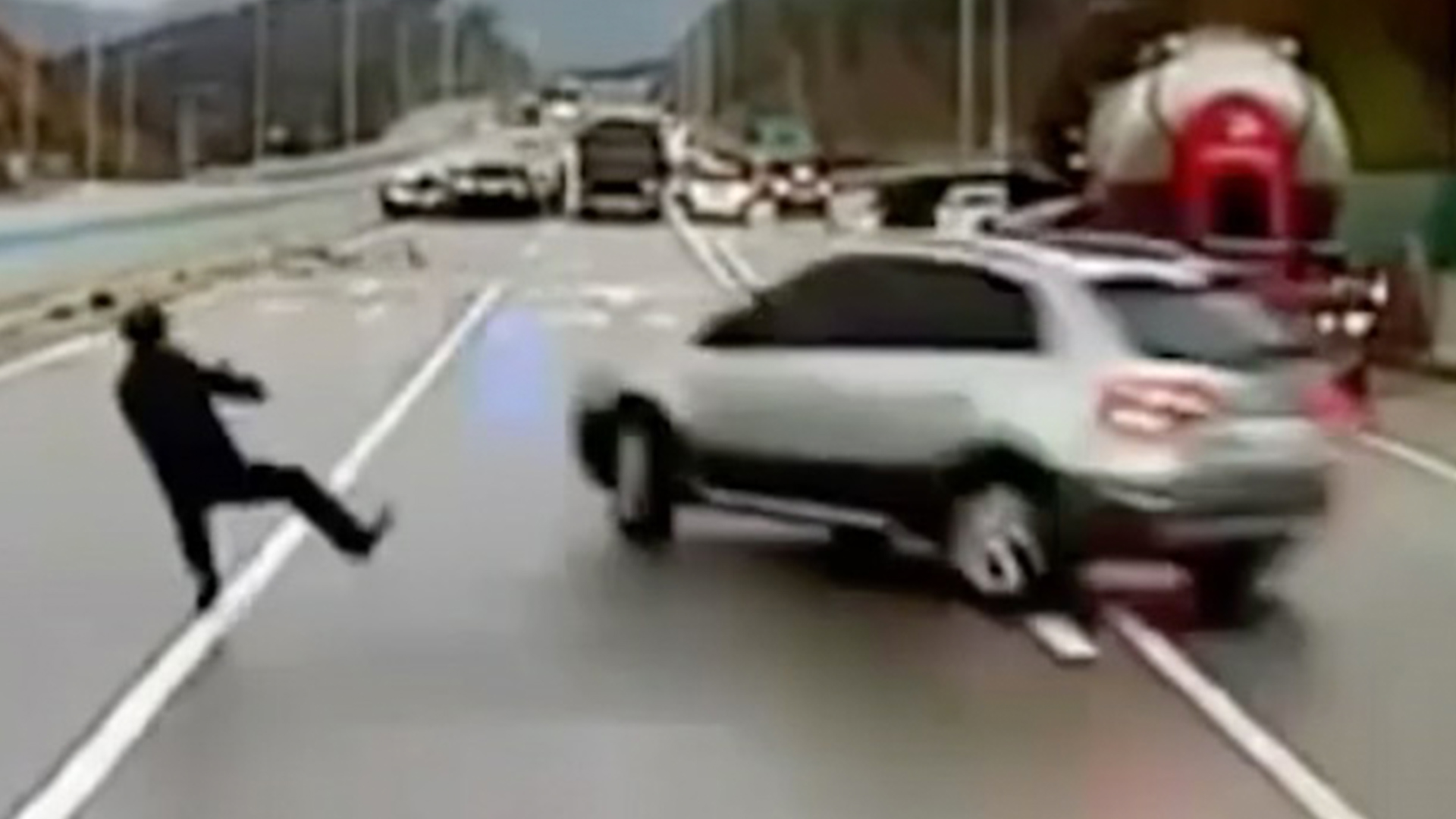 Black Ice Causes 20Car PileUp On The Road RTM RightThisMinute