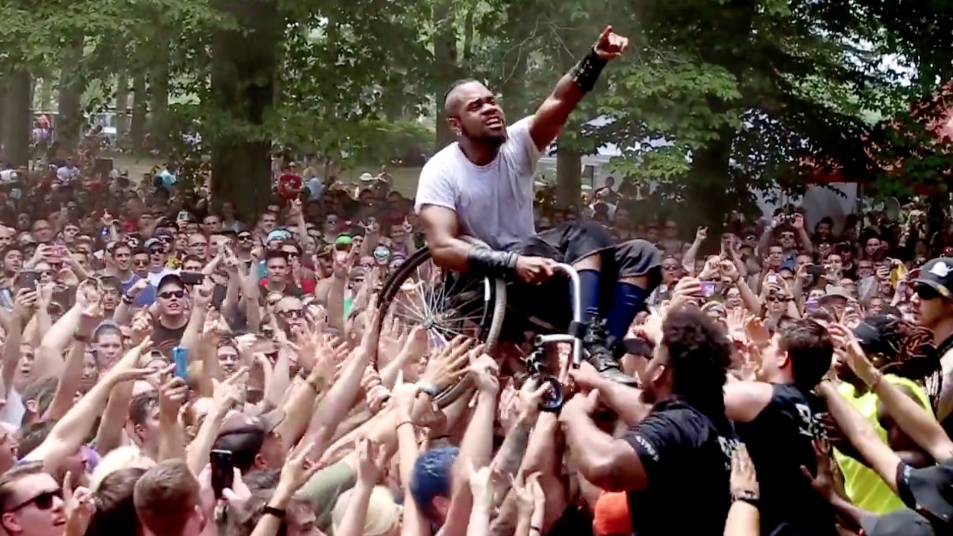 Warped Tour Crowd Surfing Warped Tour Crowd Surfing