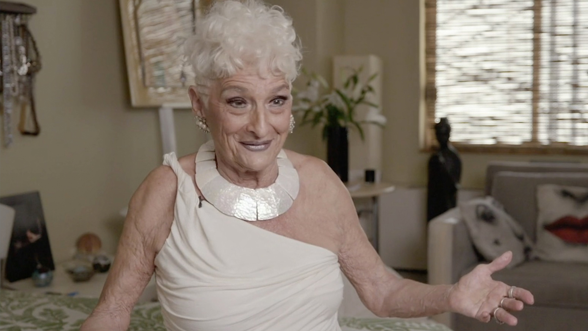 83 Year Old Woman Won T Let Her Age Stop Her From Casually Dating Rtm Rightthisminute