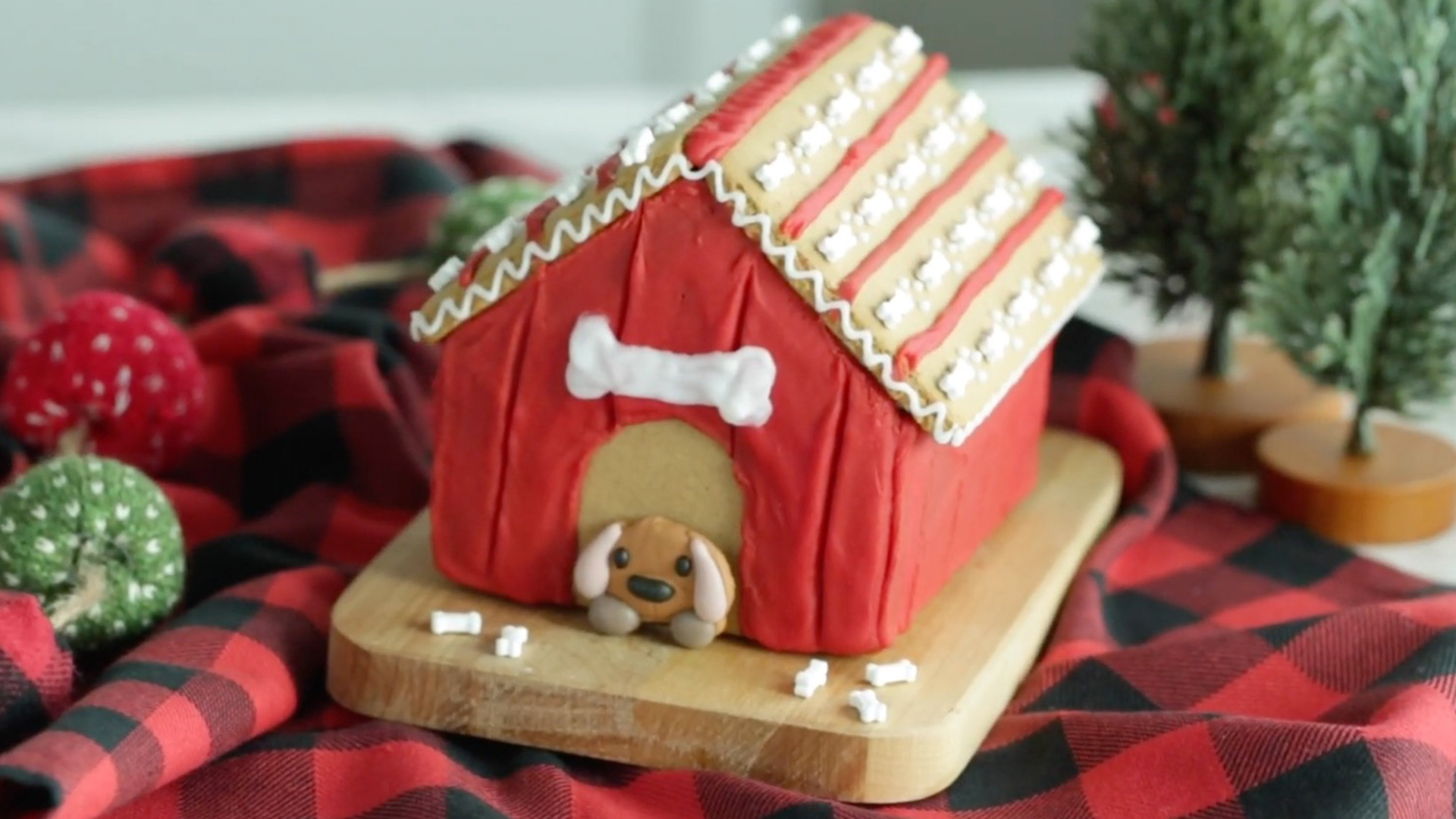 Gingerbread Dog House Puts A Unique Spin On The Holiday Tradition RTM