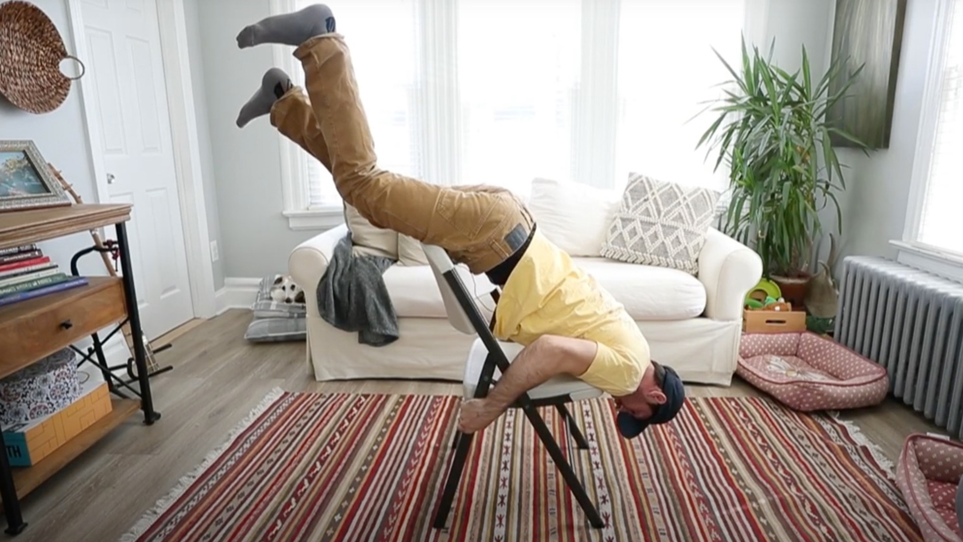 Want To Exercise At Home? Just Climb Around A Chair! RTM