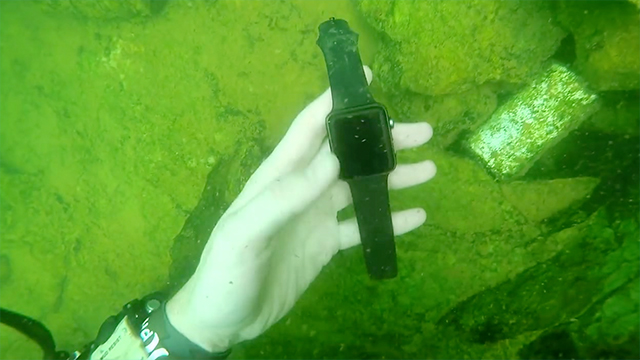 scuba apple watch