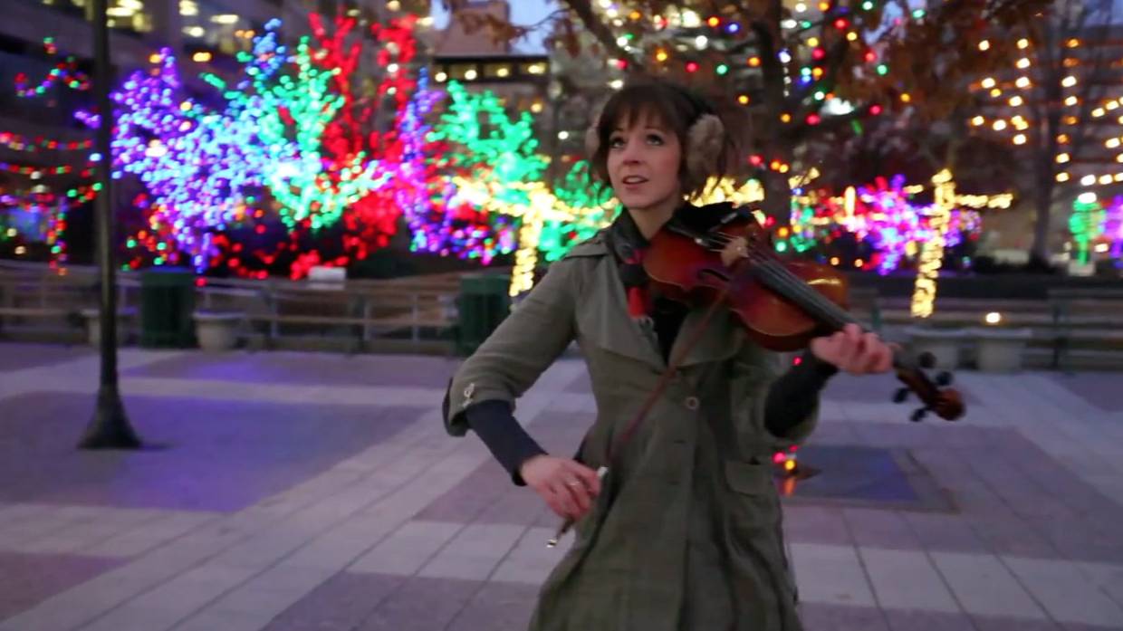 Lindsey Stirling Plays "Silent Night" on Violin RTM RightThisMinute