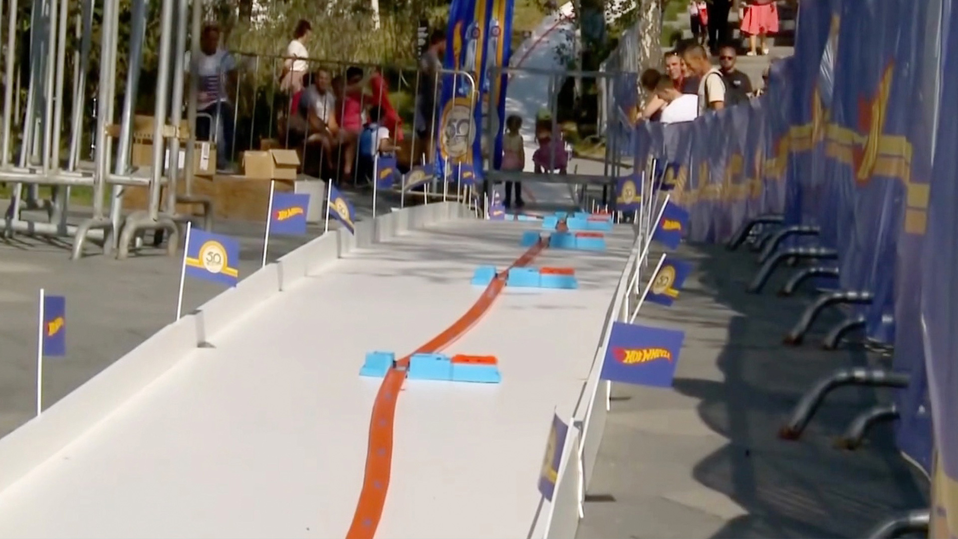 Hot Wheels Track Sets Guinness World Record RTM RightThisMinute