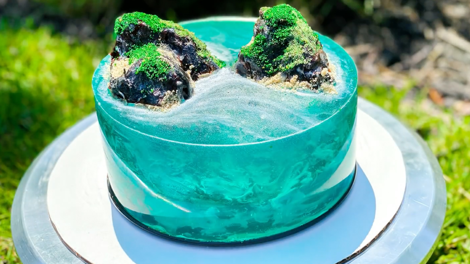 Jelly Island Cake Is A Masterpiece You Can Eat | RTM - RightThisMinute