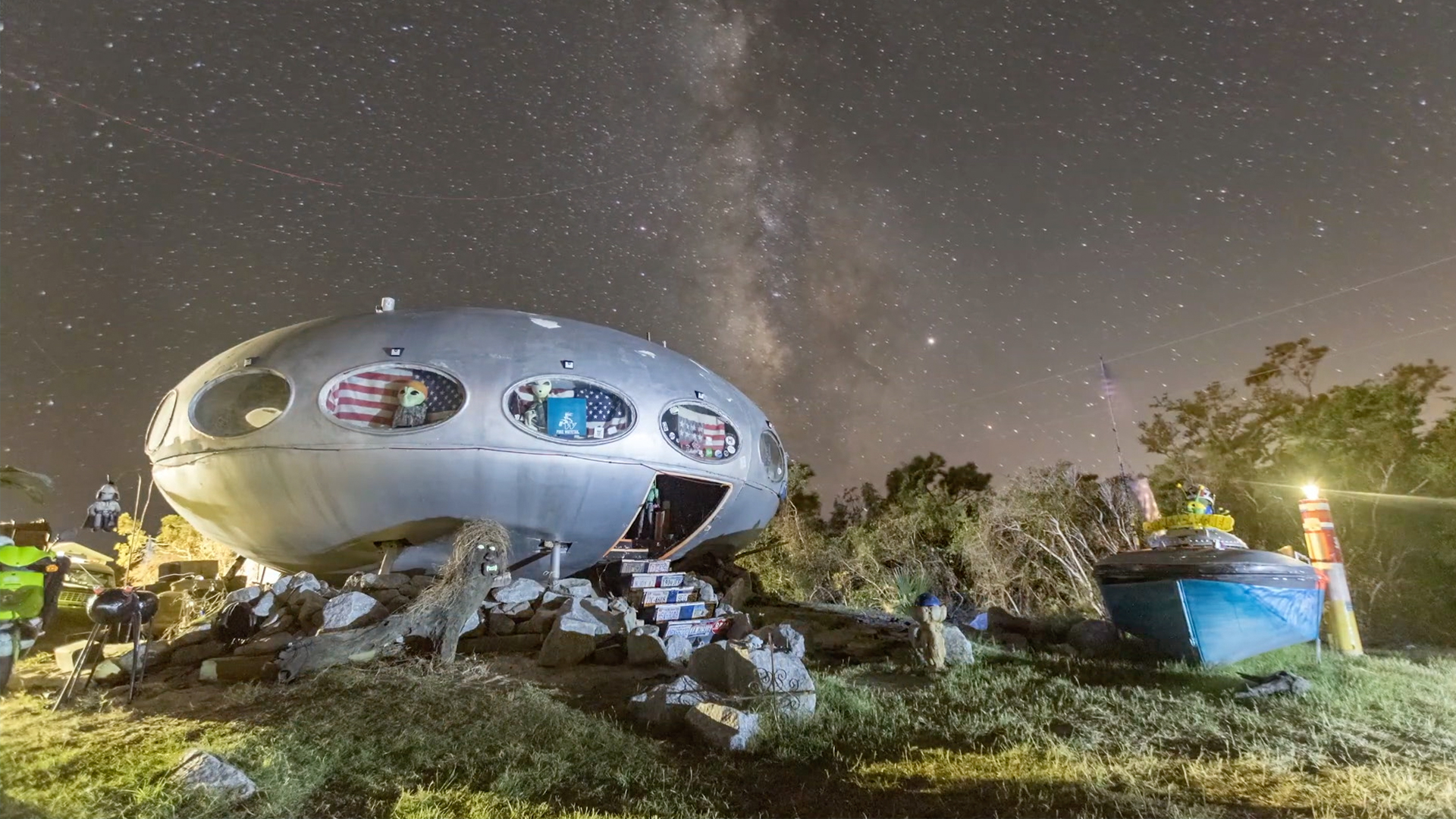 Photographer's Timelapse Footage Captures Strange Flying Objects RTM