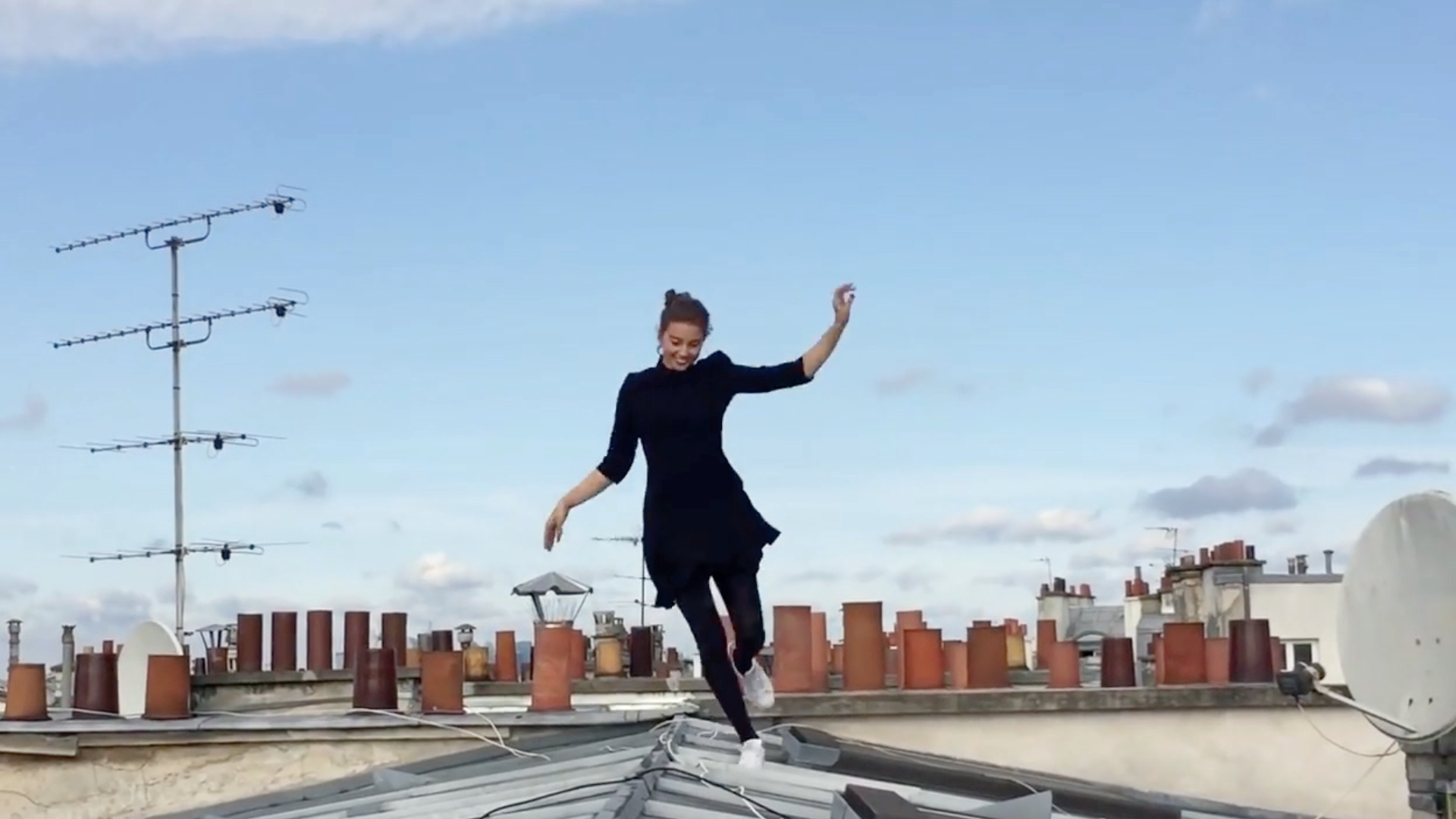 Perfectly Manicured Model Parkours Through Paris Skyline | RTM