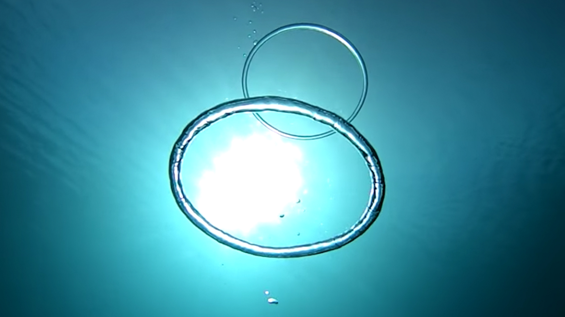 Underwater Bubble Rings Are Mesmerizing To Watch RTM RightThisMinute