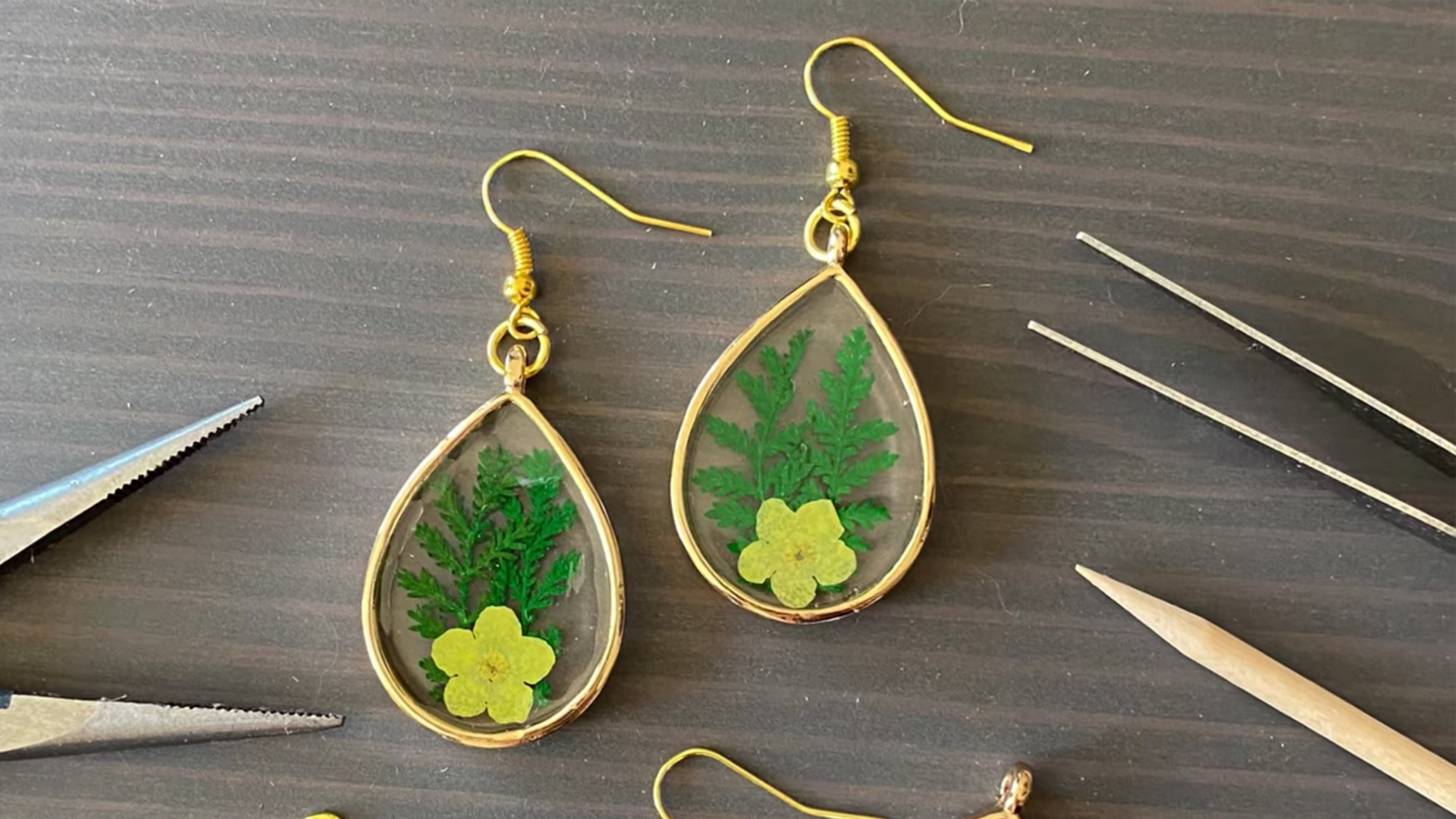 Create Beautifully Bespoke Jewelry Pieces With UV Resin RTM