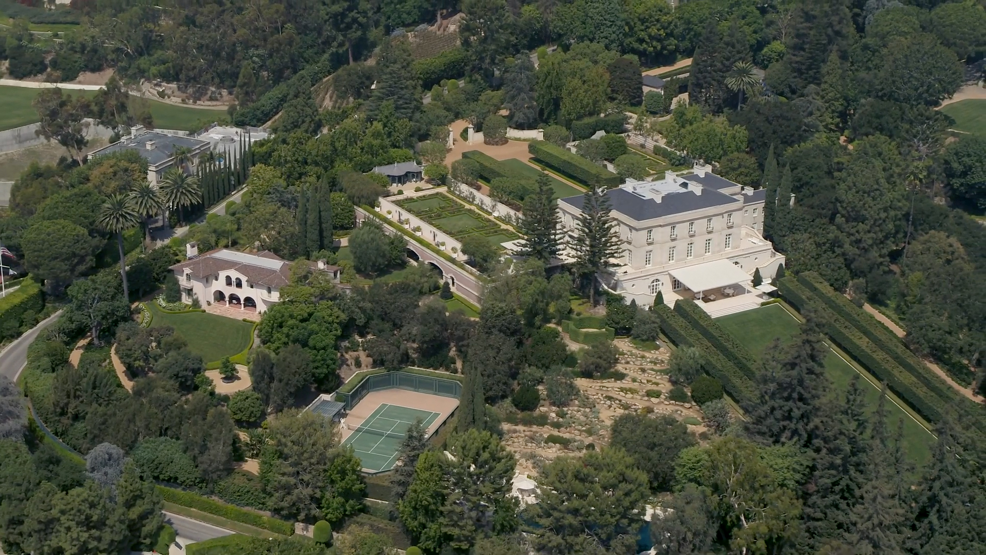 $195 Million Bel Air Chateau Is Blowing Our Minds | RTM - RightThisMinute
